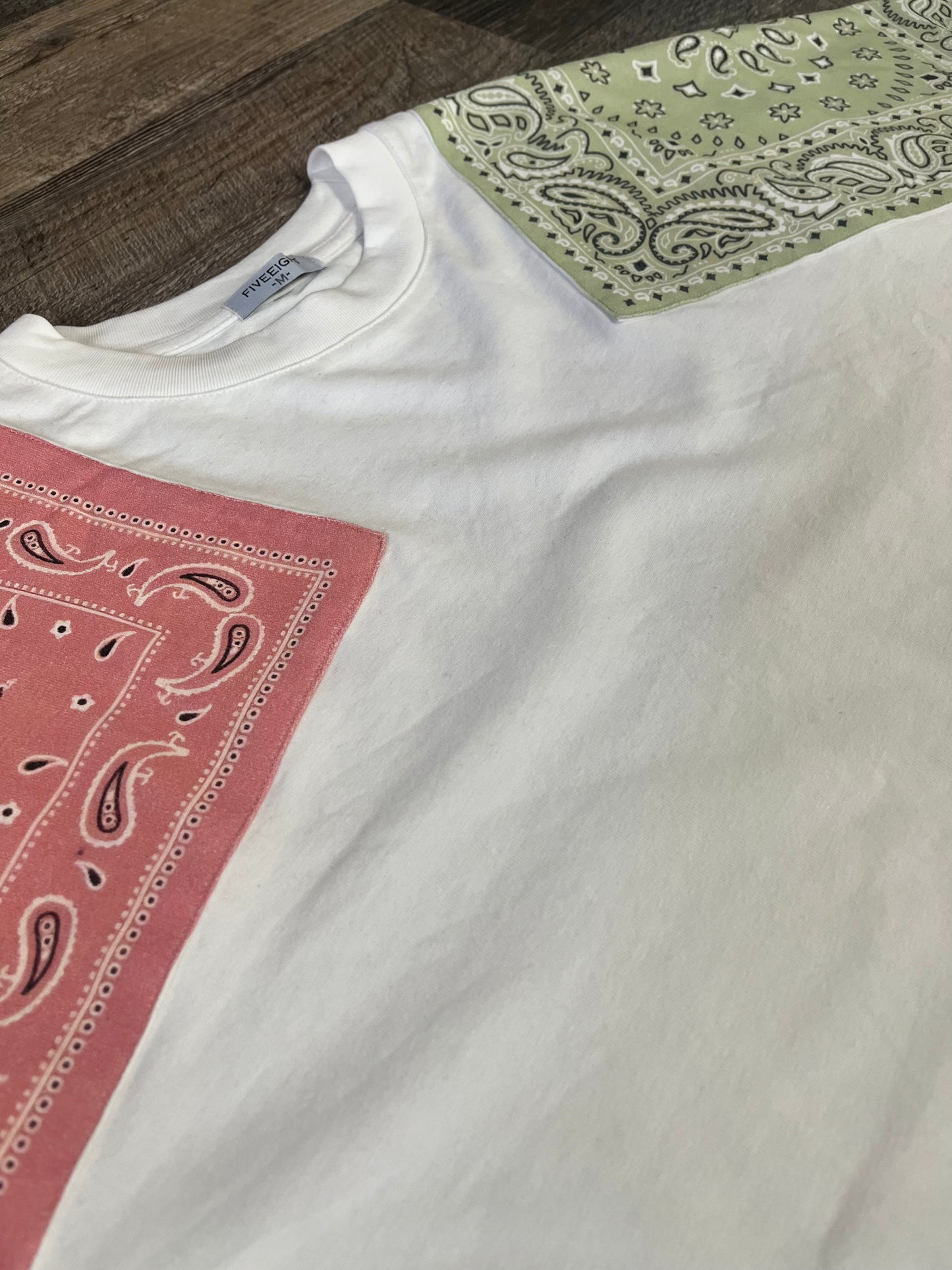 2-Tone Paisley Tee (Green/Pink)